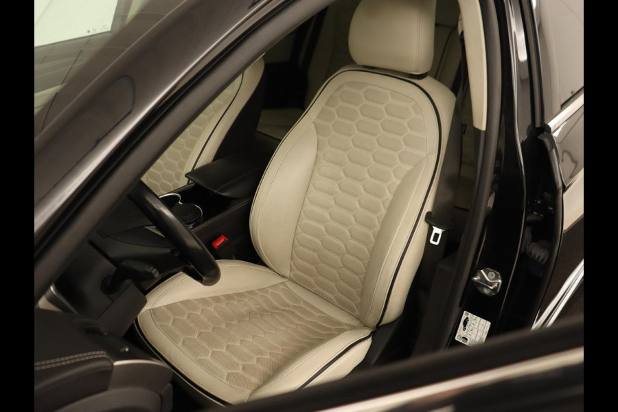 Ford Mondeo 2.0 IVCT HEV Vignale | Leder | Stoelverwarming | LED | LMV 18 inch | Navigatie | Carplay | Elektrische stoelen | Camera Ford Mondeo 2.0 IVCT HEV Vignale | Leder | Stoelverwarming | LED | LMV 18 inch | Navigatie | Carplay | Elektrische stoelen | Camera