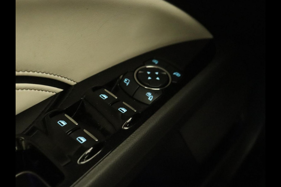 Ford Mondeo 2.0 IVCT HEV Vignale | Leder | Stoelverwarming | LED | LMV 18 inch | Navigatie | Carplay | Elektrische stoelen | Camera Ford Mondeo 2.0 IVCT HEV Vignale | Leder | Stoelverwarming | LED | LMV 18 inch | Navigatie | Carplay | Elektrische stoelen | Camera