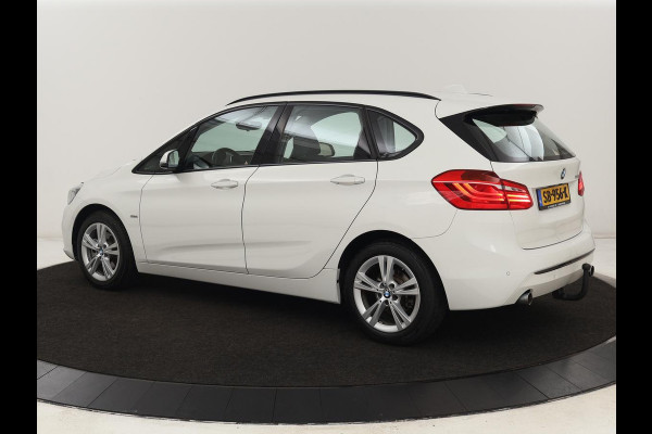 BMW 2 Serie Active Tourer 220i High Executive | Trekhaak | Head-up display | Cruise Control | lederen bekleding | LED koplampen | Navigatie | Stoelverwarming | LMV 17 |