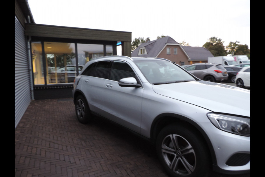 Mercedes-Benz GLC 250 4MATIC motor schade diefstal panoramadak