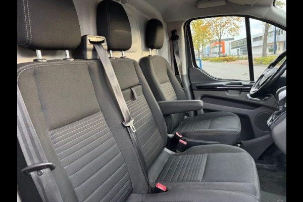 Ford Transit Custom 300 2.0 TDCI 130pk L2 H1 Limited Automaat 3persoons Airco/ECC,Navigatie,Camera 1e Eigenaar Ford Transit Custom 300 2.0 TDCI 130pk L2 H1 Limited Automaat 3persoons Airco/ECC,Navigatie,Camera 1e Eigenaar