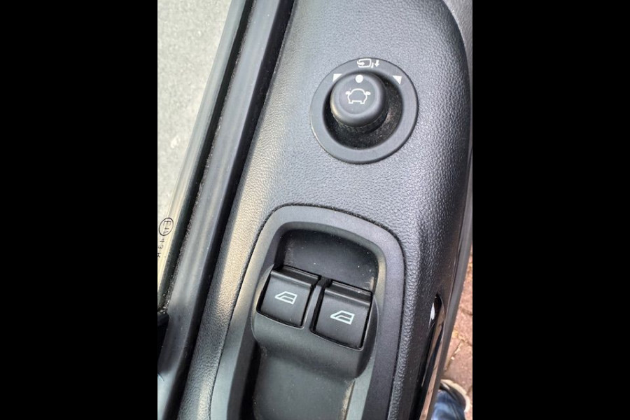 Ford Transit Custom 300 2.0 TDCI 130pk L2 H1 Limited Automaat 3persoons Airco/ECC,Navigatie,Camera 1e Eigenaar Ford Transit Custom 300 2.0 TDCI 130pk L2 H1 Limited Automaat 3persoons Airco/ECC,Navigatie,Camera 1e Eigenaar