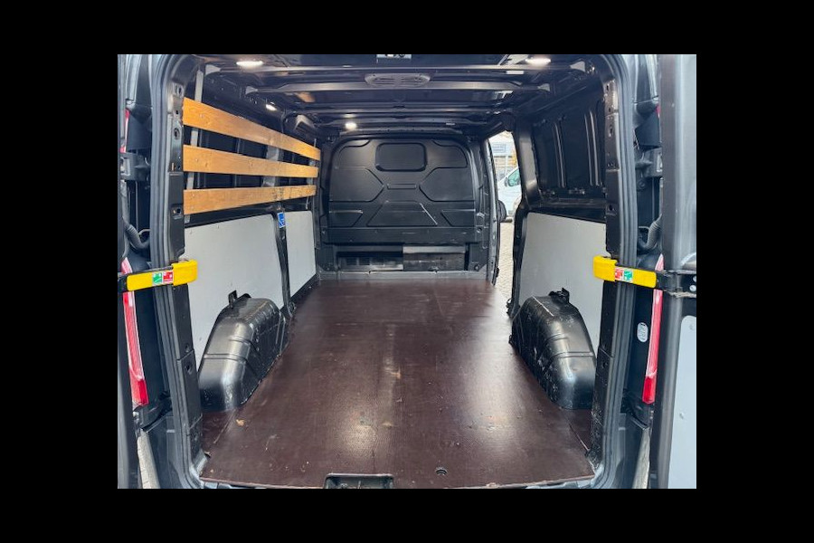 Ford Transit Custom 300 2.0 TDCI 130pk L2 H1 Limited Automaat 3persoons Airco/ECC,Navigatie,Camera 1e Eigenaar Ford Transit Custom 300 2.0 TDCI 130pk L2 H1 Limited Automaat 3persoons Airco/ECC,Navigatie,Camera 1e Eigenaar