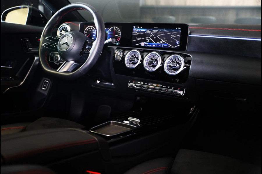 Mercedes-Benz CLA-Klasse Shooting Brake 250 e AMG 45 Look / Memory / Elek Stoelen / Acc / Head Up / 360 Camera / Pano / 20 Inch Mercedes-Benz CLA-Klasse Shooting Brake 250 e AMG 45 Look / Memory / Elek Stoelen / Acc / Head Up / 360 Camera / Pano / 20 Inch