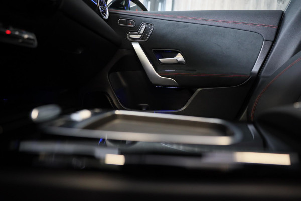 Mercedes-Benz CLA-Klasse Shooting Brake 250 e AMG 45 Look / Memory / Elek Stoelen / Acc / Head Up / 360 Camera / Pano / 20 Inch Mercedes-Benz CLA-Klasse Shooting Brake 250 e AMG 45 Look / Memory / Elek Stoelen / Acc / Head Up / 360 Camera / Pano / 20 Inch