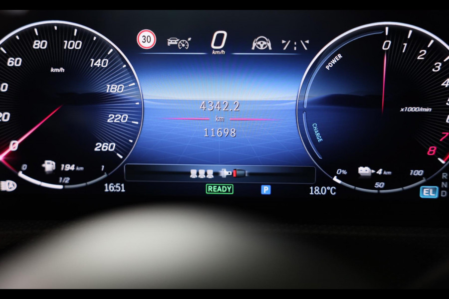 Mercedes-Benz CLA-Klasse Shooting Brake 250 e AMG 45 Look / Memory / Elek Stoelen / Acc / Head Up / 360 Camera / Pano / 20 Inch Mercedes-Benz CLA-Klasse Shooting Brake 250 e AMG 45 Look / Memory / Elek Stoelen / Acc / Head Up / 360 Camera / Pano / 20 Inch