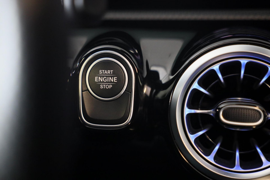 Mercedes-Benz CLA-Klasse Shooting Brake 250 e AMG 45 Look / Memory / Elek Stoelen / Acc / Head Up / 360 Camera / Pano / 20 Inch Mercedes-Benz CLA-Klasse Shooting Brake 250 e AMG 45 Look / Memory / Elek Stoelen / Acc / Head Up / 360 Camera / Pano / 20 Inch