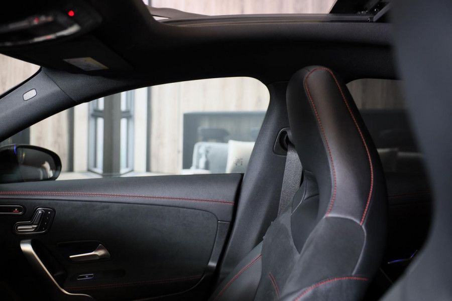 Mercedes-Benz CLA-Klasse Shooting Brake 250 e AMG 45 Look / Memory / Elek Stoelen / Acc / Head Up / 360 Camera / Pano / 20 Inch Mercedes-Benz CLA-Klasse Shooting Brake 250 e AMG 45 Look / Memory / Elek Stoelen / Acc / Head Up / 360 Camera / Pano / 20 Inch