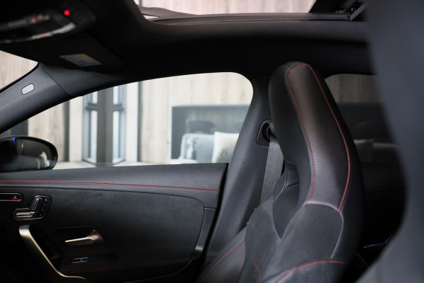 Mercedes-Benz CLA-Klasse Shooting Brake 250 e AMG 45 Look / Memory / Elek Stoelen / Acc / Head Up / 360 Camera / Pano / 20 Inch Mercedes-Benz CLA-Klasse Shooting Brake 250 e AMG 45 Look / Memory / Elek Stoelen / Acc / Head Up / 360 Camera / Pano / 20 Inch