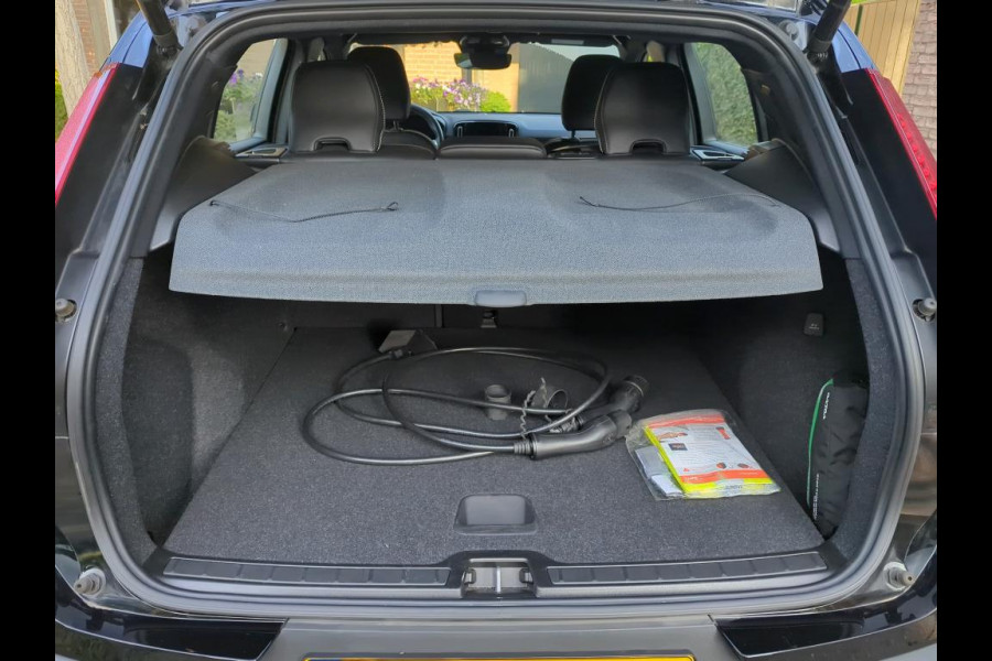 Volvo XC40 Recharge P8 AWD R-Design NL-AUTO | GOOGLE AUTOMOTIVE | WARMTEPOMP