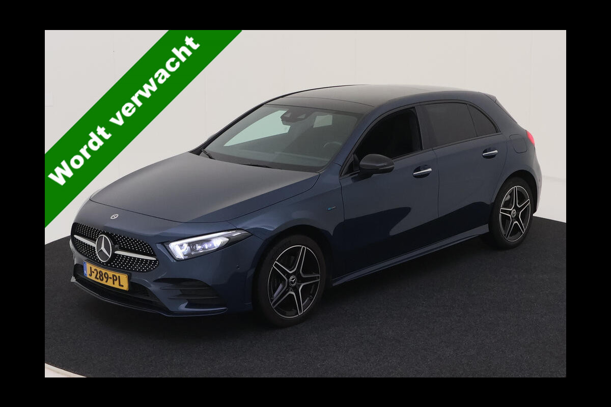 Mercedes-Benz A-Klasse 250 e Business Solution AMG Limited NL-AUTO | PANODAK | 360 SENSOREN | CAMERA Mercedes-Benz A-Klasse 250 e Business Solution AMG Limited NL-AUTO | PANODAK | 360 SENSOREN | CAMERA
