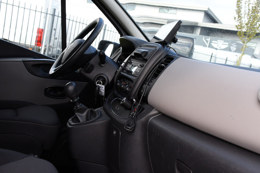 Renault Trafic 1.6 dCi T29 L2H1 PB Edition Cruise, Sensoren, 2 x Schuifdeur, 125pk, Trekhaak, Airco, Uniek!