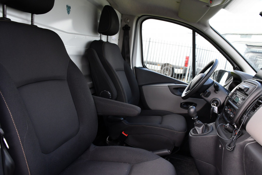 Renault Trafic 1.6 dCi T29 L2H1 PB Edition Cruise, Sensoren, 2 x Schuifdeur, 125pk, Trekhaak, Airco, Uniek!