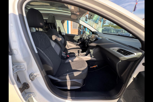 Peugeot 2008 1.2 PureTech Blue Lion 2018 NAVI CLIMA NAP! Peugeot 2008 1.2 PureTech Blue Lion 2018 NAVI CLIMA NAP!