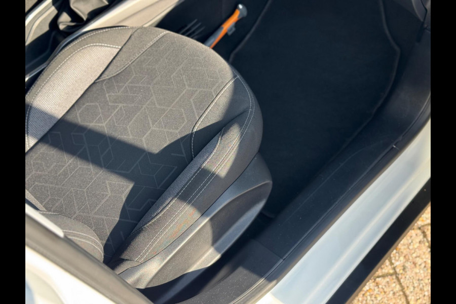 Peugeot 2008 1.2 PureTech Blue Lion 2018 NAVI CLIMA NAP! Peugeot 2008 1.2 PureTech Blue Lion 2018 NAVI CLIMA NAP!