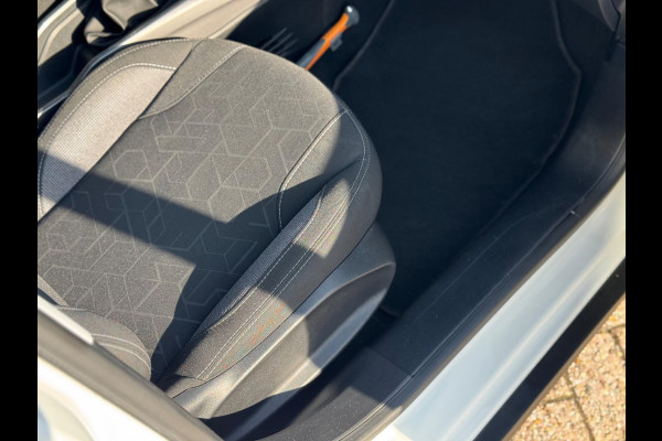 Peugeot 2008 1.2 PureTech Blue Lion 2018 NAVI CLIMA NAP! Peugeot 2008 1.2 PureTech Blue Lion 2018 NAVI CLIMA NAP!