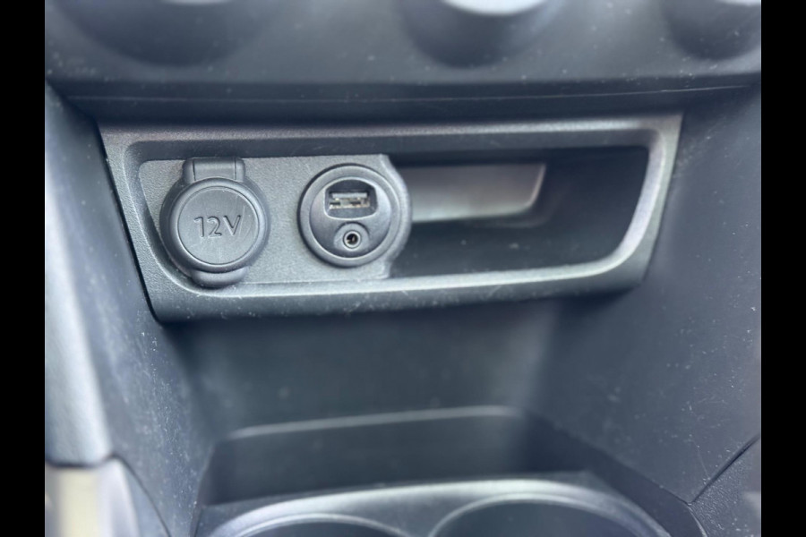 Peugeot 2008 1.2 PureTech Blue Lion 2018 NAVI CLIMA NAP! Peugeot 2008 1.2 PureTech Blue Lion 2018 NAVI CLIMA NAP!