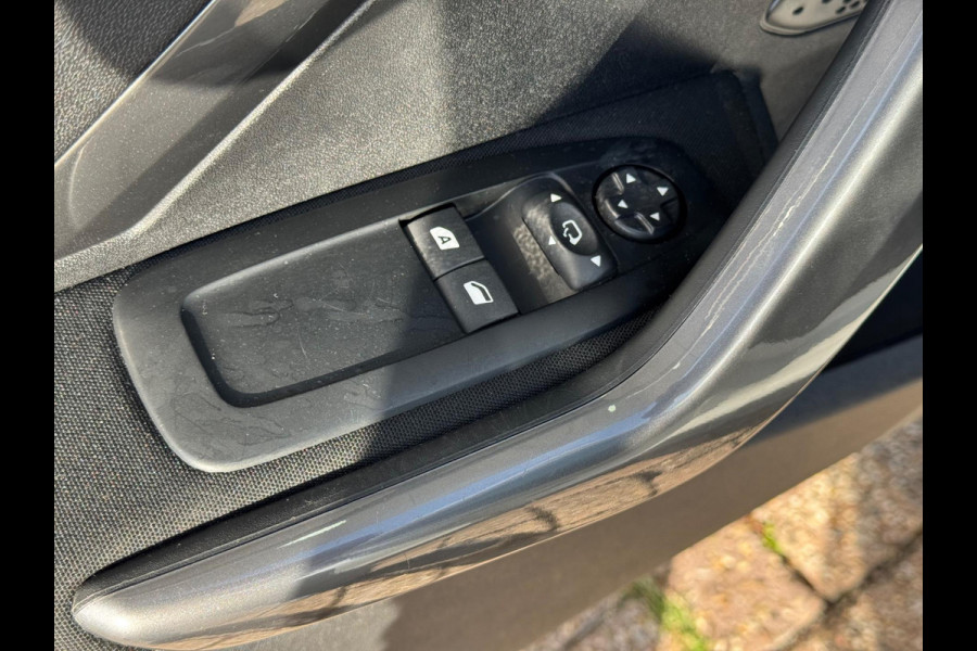 Peugeot 2008 1.2 PureTech Blue Lion 2018 NAVI CLIMA NAP! Peugeot 2008 1.2 PureTech Blue Lion 2018 NAVI CLIMA NAP!