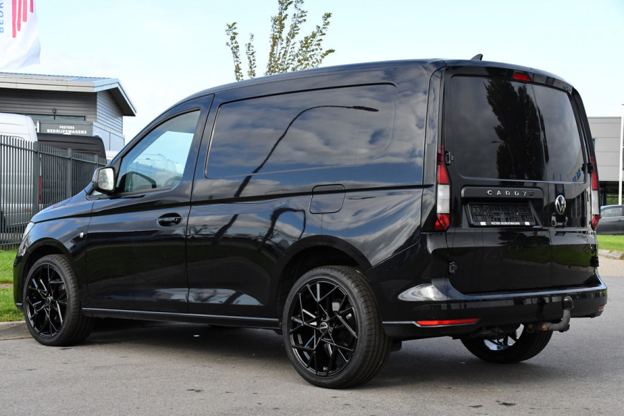 Volkswagen Caddy Cargo 2.0 TDI Black Edition Virtual, Camera, Stoelverwarming, 122pk, Automaat, LED, Trekhaak, Carplay, Uniek!