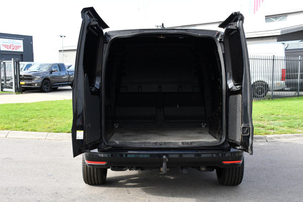 Volkswagen Caddy Cargo 2.0 TDI Black Edition Virtual, Camera, Stoelverwarming, 122pk, Automaat, LED, Trekhaak, Carplay, Uniek!