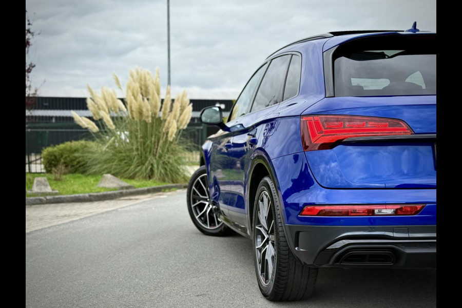 Audi Q5 50 TFSI e quattro S-Line Panoramadak|RS Seats|Luchtvering|Carbon|Camera|B&O|Keyless