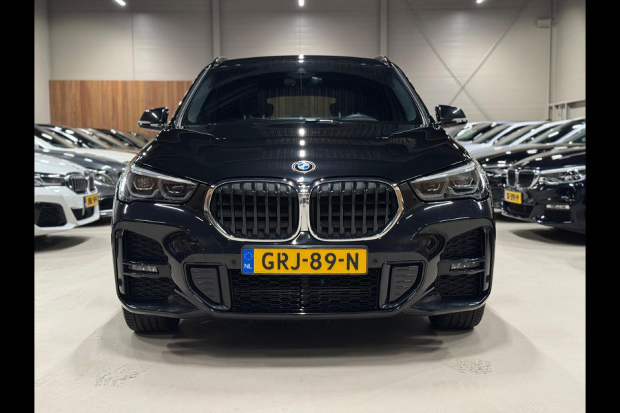 BMW X1 X-Drive25e eDrive M-Pakket, Apple Carplay, Ambiënte Light, Navi, Camera, PDC, Cruise, Voll Led, Dealer Onderhouden