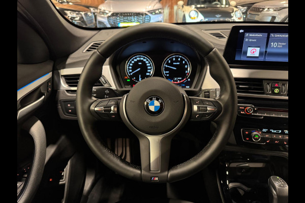 BMW X1 X-Drive25e eDrive M-Pakket, Apple Carplay, Ambiënte Light, Navi, Camera, PDC, Cruise, Voll Led, Dealer Onderhouden