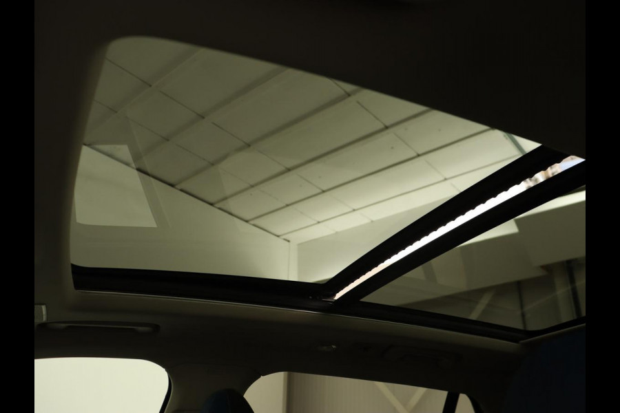 Lynk & Co 01 1.5 Plug In | Panoramadak | Infinity by Harman | Camera | Adaptive cruise | Stoelverwarming | Carplay | Memory | Full LED Lynk & Co 01 1.5 Plug In | Panoramadak | Infinity by Harman | Camera | Adaptive cruise | Stoelverwarming | Carplay | Memory | Full LED