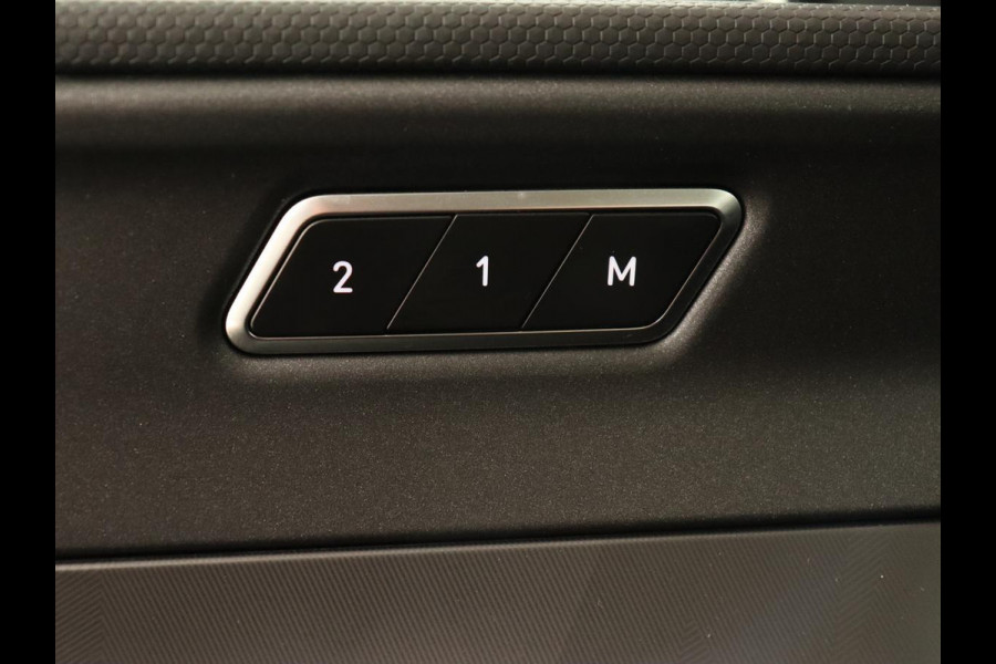 Lynk & Co 01 1.5 Plug In | Panoramadak | Infinity by Harman | Camera | Adaptive cruise | Stoelverwarming | Carplay | Memory | Full LED Lynk & Co 01 1.5 Plug In | Panoramadak | Infinity by Harman | Camera | Adaptive cruise | Stoelverwarming | Carplay | Memory | Full LED