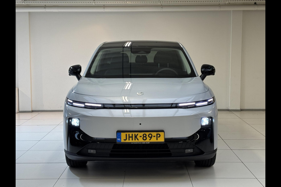 Leapmotor B10 Design ProMax 67.1 kWh 430KM WLTP | Panorama | Navigatie | Elektrische achterklep | Elektrisch bedienbare stoelen | Stoelverwarming | Stoelventilatie