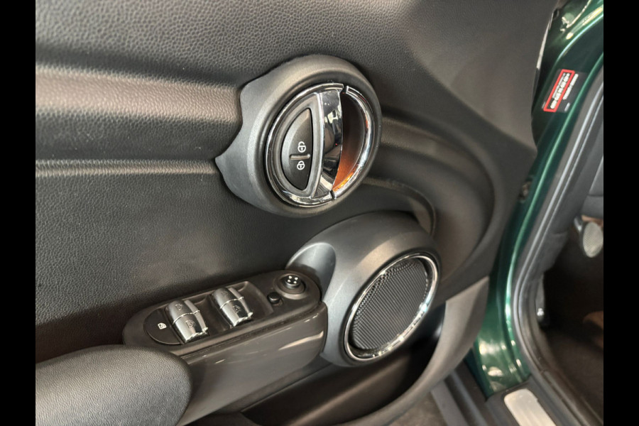 MINI Mini 1.2 One Chili Business LMV VELGEN NAVIGATIE CLIMATE CONTROL MINI Mini 1.2 One Chili Business LMV VELGEN NAVIGATIE CLIMATE CONTROL