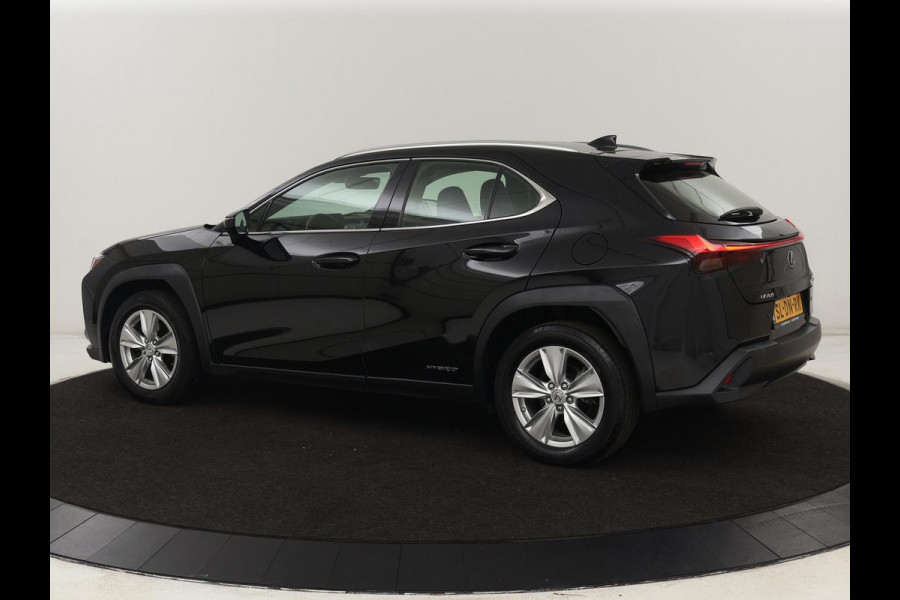 Lexus UX 250h AWD | Carplay | Adaptive cruise | Alcantara | Camera | Full LED | Navigatie | Bluetooth | Digital Cockpit Lexus UX 250h AWD | Carplay | Adaptive cruise | Alcantara | Camera | Full LED | Navigatie | Bluetooth | Digital Cockpit