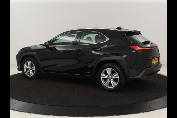 Lexus UX 250h AWD | Carplay | Adaptive cruise | Alcantara | Camera | Full LED | Navigatie | Bluetooth | Digital Cockpit Lexus UX 250h AWD | Carplay | Adaptive cruise | Alcantara | Camera | Full LED | Navigatie | Bluetooth | Digital Cockpit