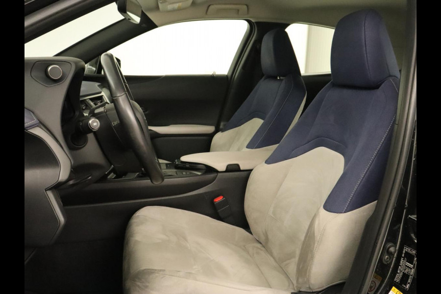 Lexus UX 250h AWD | Carplay | Adaptive cruise | Alcantara | Camera | Full LED | Navigatie | Bluetooth | Digital Cockpit Lexus UX 250h AWD | Carplay | Adaptive cruise | Alcantara | Camera | Full LED | Navigatie | Bluetooth | Digital Cockpit