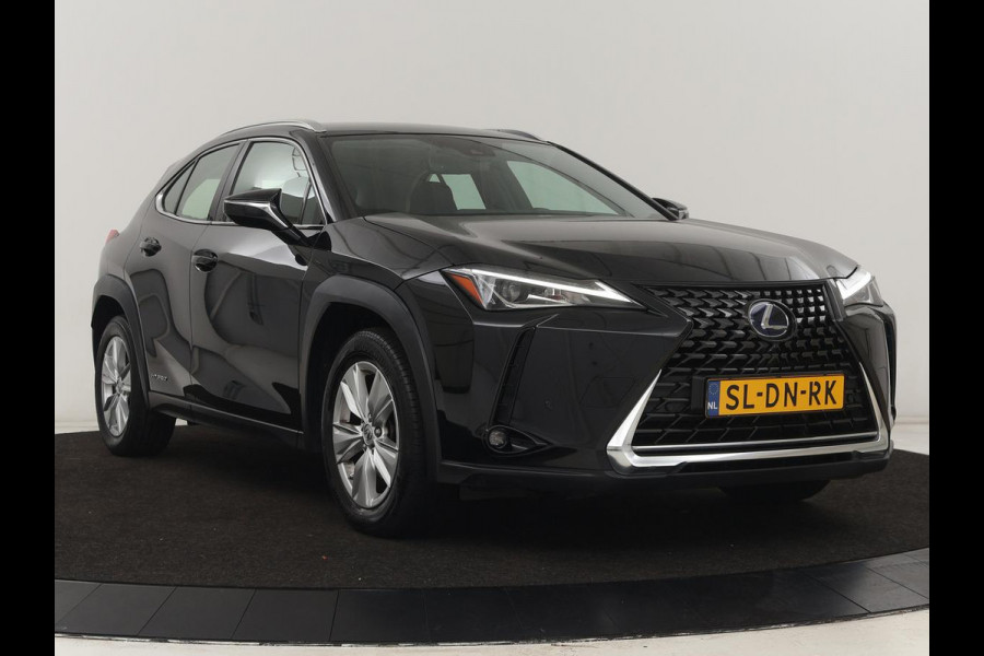 Lexus UX 250h AWD | Carplay | Adaptive cruise | Alcantara | Camera | Full LED | Navigatie | Bluetooth | Digital Cockpit Lexus UX 250h AWD | Carplay | Adaptive cruise | Alcantara | Camera | Full LED | Navigatie | Bluetooth | Digital Cockpit