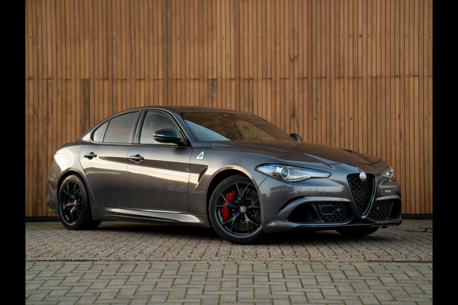 Alfa Romeo Giulia 2.9 V6 Quadrifoglio | Carbon stoelen | Akrapovic | Keramisch | Lederen dash.