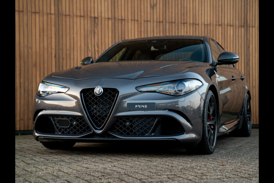 Alfa Romeo Giulia 2.9 V6 Quadrifoglio | Carbon stoelen | Akrapovic | Keramisch | Lederen dash.