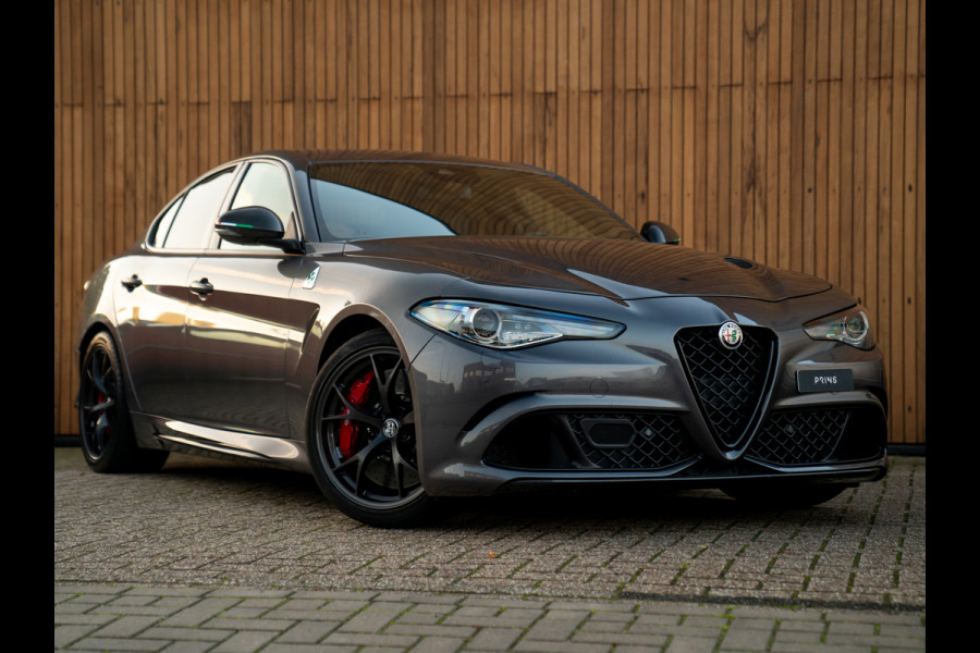 Alfa Romeo Giulia 2.9 V6 Quadrifoglio | Carbon stoelen | Akrapovic | Keramisch | Lederen dash.