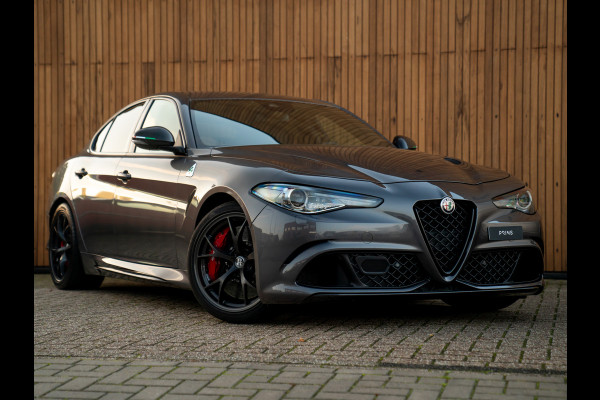 Alfa Romeo Giulia 2.9 V6 Quadrifoglio | Carbon stoelen | Akrapovic | Keramisch | Lederen dash.