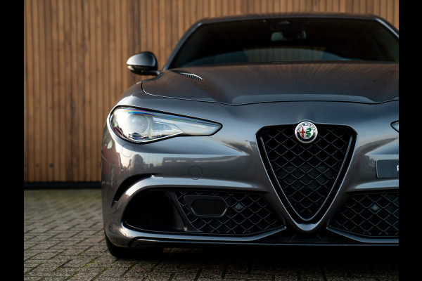 Alfa Romeo Giulia 2.9 V6 Quadrifoglio | Carbon stoelen | Akrapovic | Keramisch | Lederen dash.