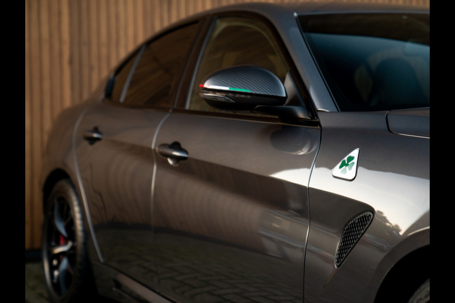 Alfa Romeo Giulia 2.9 V6 Quadrifoglio | Carbon stoelen | Akrapovic | Keramisch | Lederen dash.