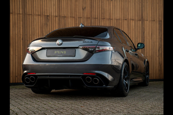 Alfa Romeo Giulia 2.9 V6 Quadrifoglio | Carbon stoelen | Akrapovic | Keramisch | Lederen dash.