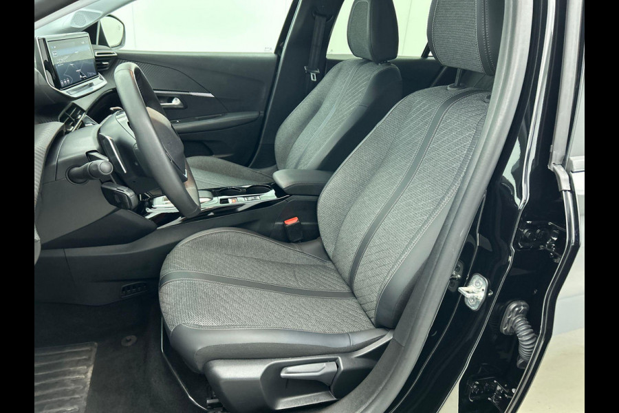 Peugeot 208 Peugeot 208 Hybrid 100pk Automaat Allure | Navigatie | Apple Carplay/Android Auto | Airco | Parkeer sensoren | Cruise Control | Led | Lichtmetalen Velgen