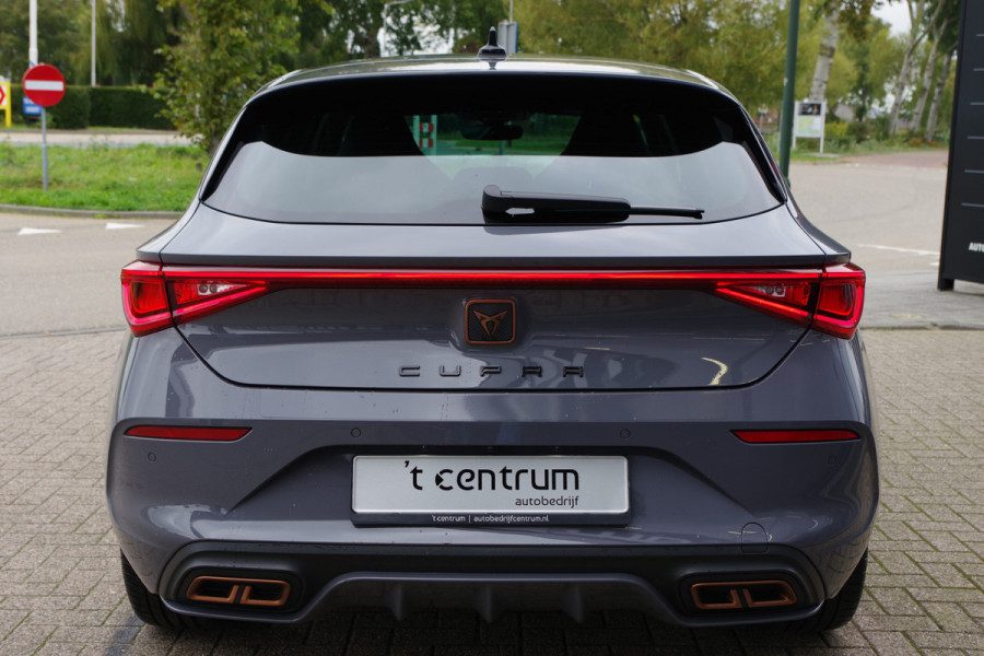 CUPRA Leon 1.4 e-Hybrid 204 PK Adrenaline PHEV, Camera, Kuipstoelen, Keyless, LED