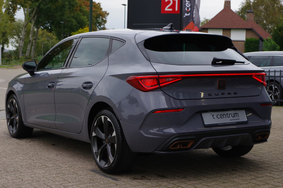 CUPRA Leon 1.4 e-Hybrid 204 PK Adrenaline PHEV, Camera, Kuipstoelen, Keyless, LED