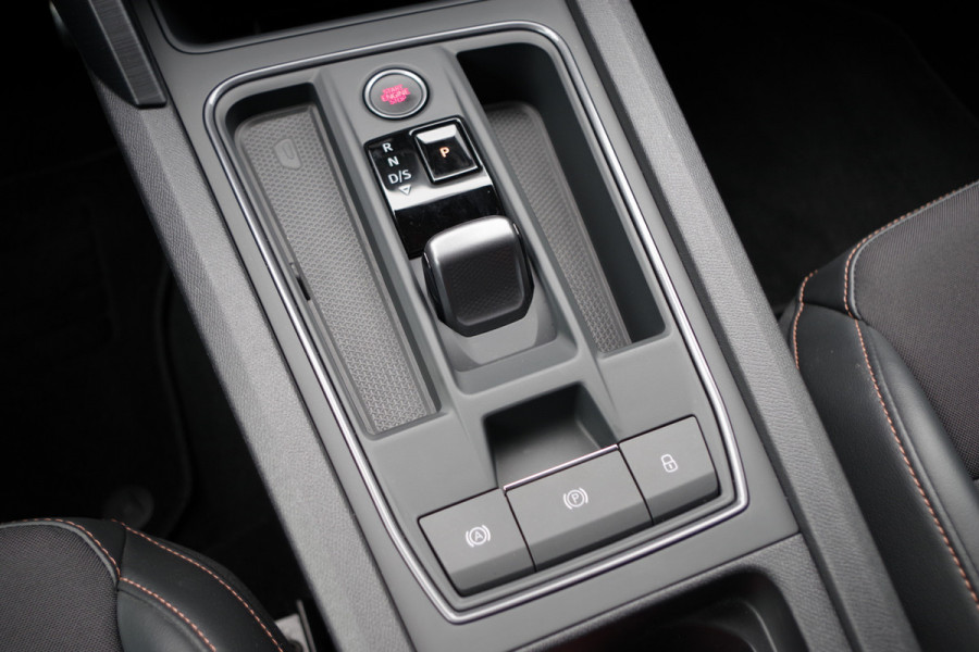 CUPRA Leon 1.4 e-Hybrid 204 PK Adrenaline PHEV, Camera, Kuipstoelen, Keyless, LED