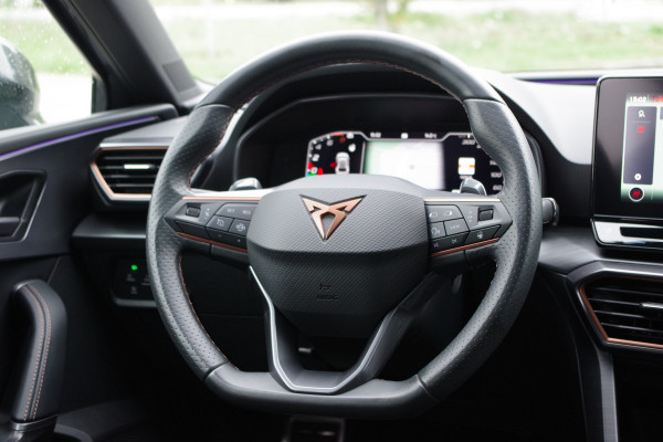 CUPRA Leon 1.4 e-Hybrid 204 PK Adrenaline PHEV, Camera, Kuipstoelen, Keyless, LED