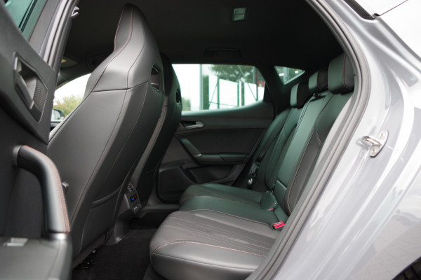 CUPRA Leon 1.4 e-Hybrid 204 PK Adrenaline PHEV, Camera, Kuipstoelen, Keyless, LED