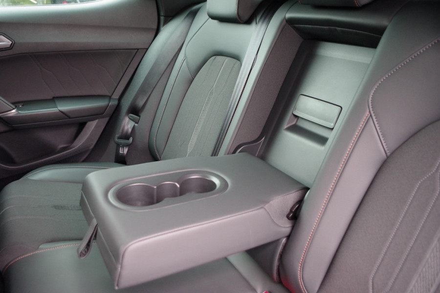 CUPRA Leon 1.4 e-Hybrid 204 PK Adrenaline PHEV, Camera, Kuipstoelen, Keyless, LED