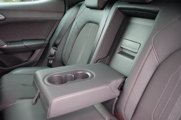 CUPRA Leon 1.4 e-Hybrid 204 PK Adrenaline PHEV, Camera, Kuipstoelen, Keyless, LED